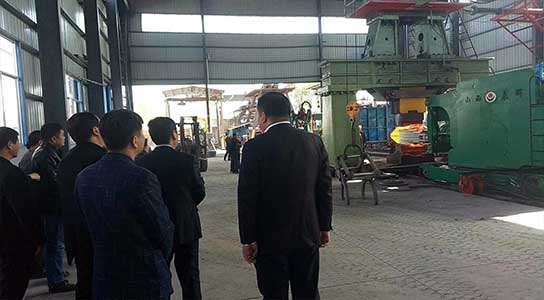 山西省定襄县领导参观建业工贸天然气锻造炉